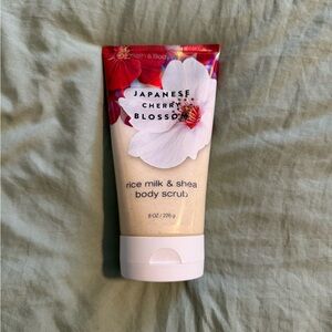 Bath & Body Works - Body Scrub - Japanese Cherry Blossom